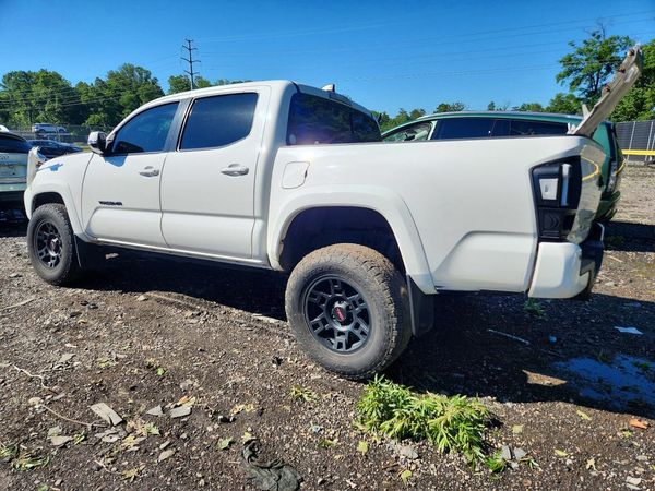 2022 TOYOTA TACOMA SR5