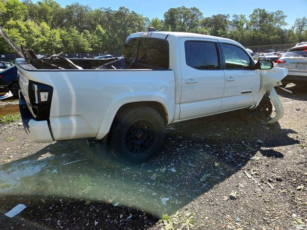2022 TOYOTA TACOMA SR5