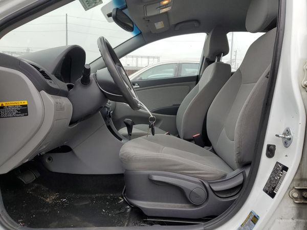 2013 HYUNDAI ACCENT GLS, GS — DENT