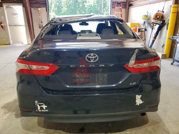 2018 TOYOTA CAMRY
