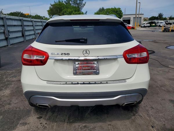 2018 MERCEDES-BENZ GLA GLA250