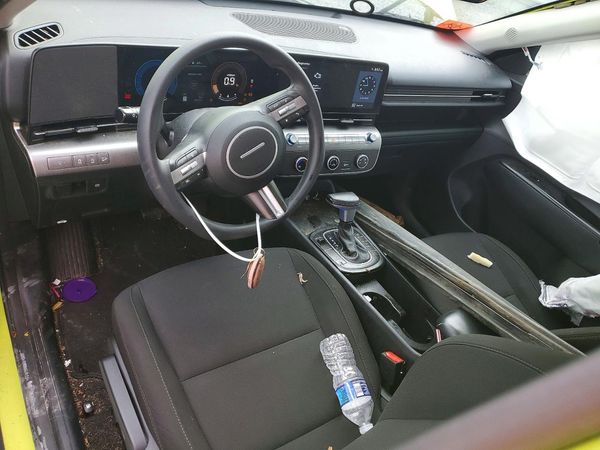 2024 HYUNDAI KONA SE