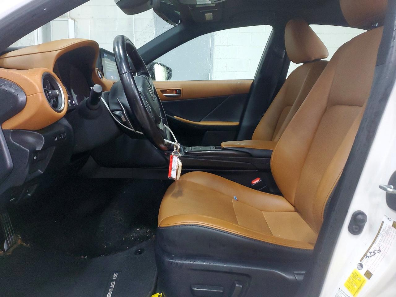 2021 LEXUS IS 300 Comfort