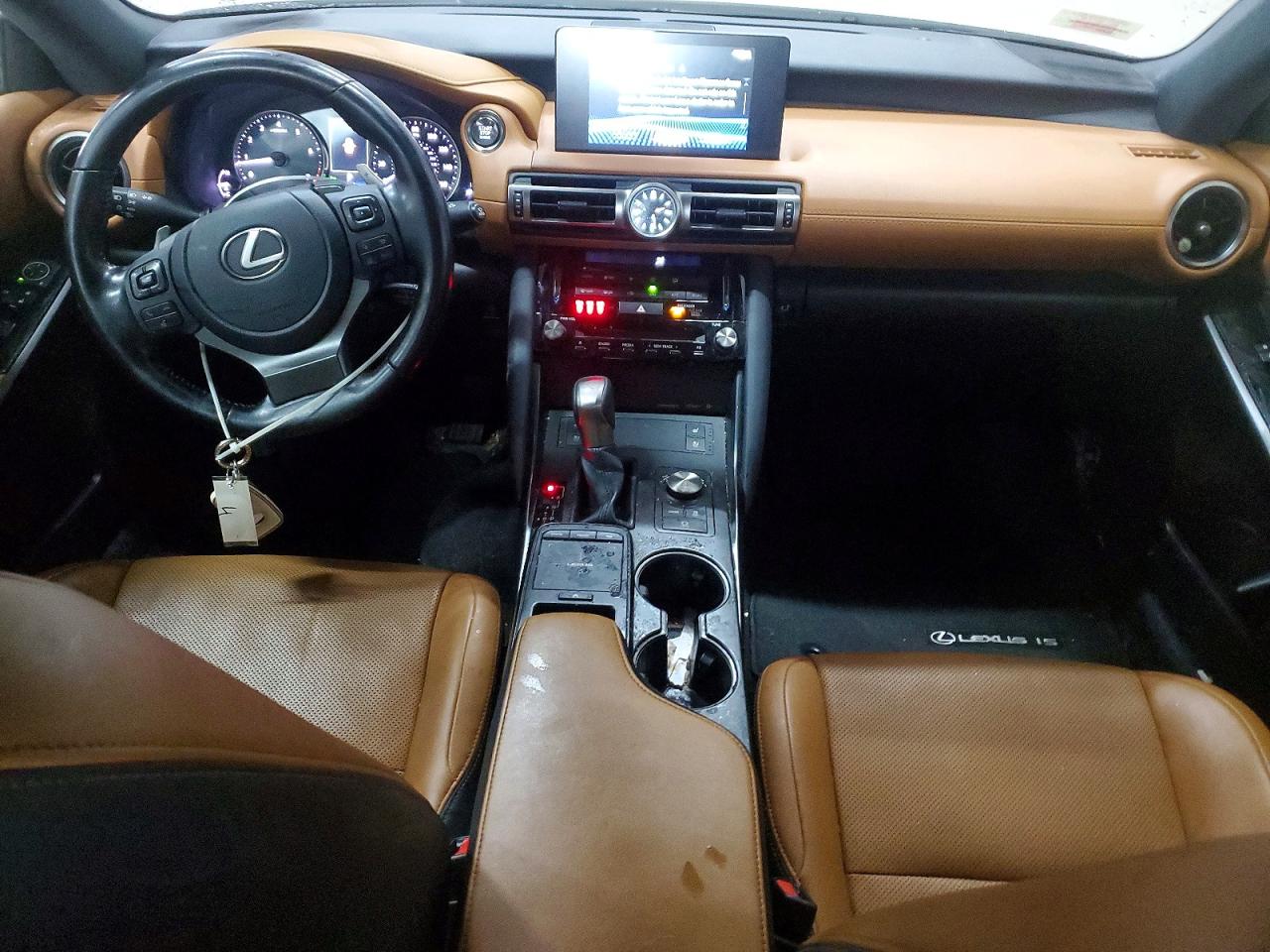 2021 LEXUS IS 300 Comfort