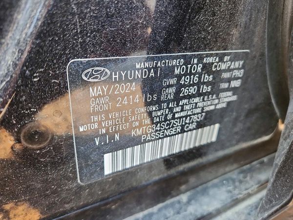 2025 GENESIS G70