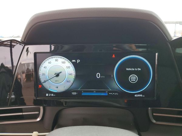 2022 HYUNDAI ELANTRA SEL w/ Premium Pkg