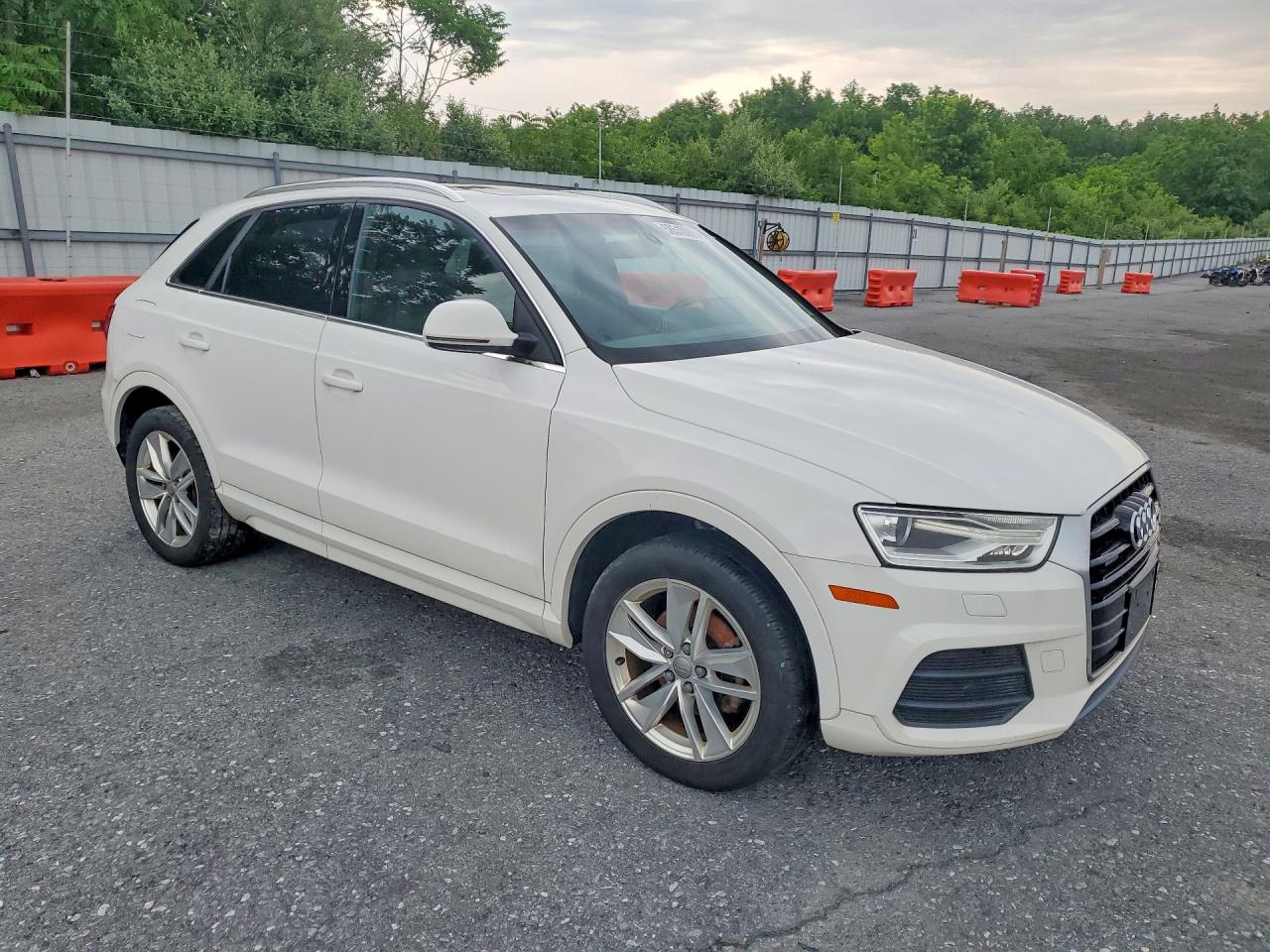 2016 AUDI Q3 quattro Premium Plus