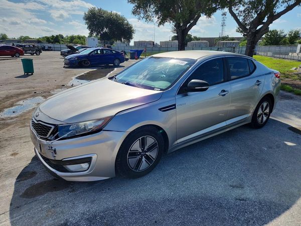 2013 KIA OPTIMA LX