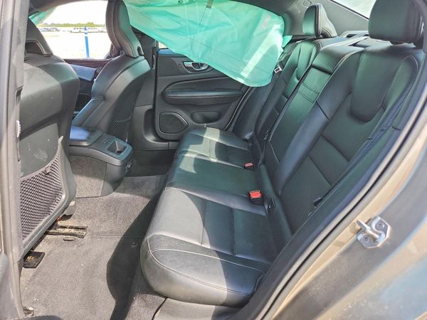 2019 VOLVO S60 Momentum