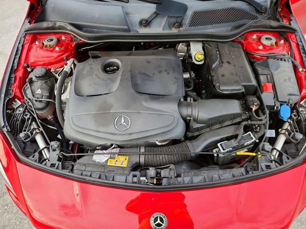 2019 MERCEDES-BENZ CLA