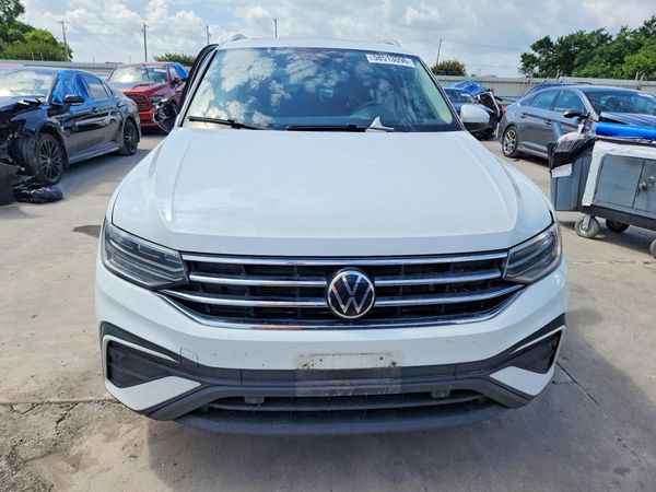 2022 VOLKSWAGEN TIGUAN SE