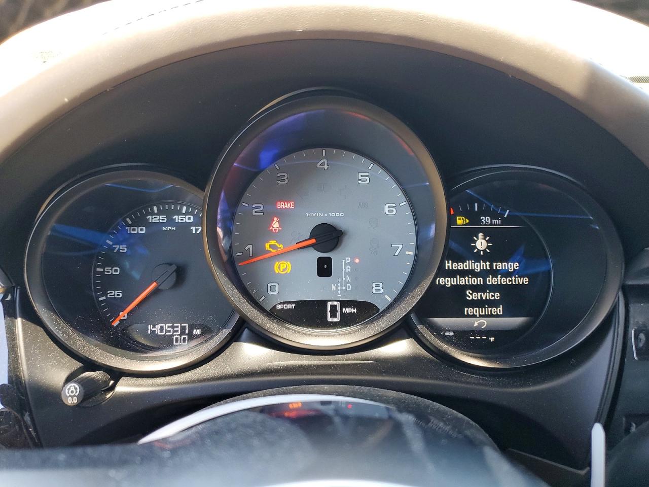 2015 PORSCHE MACAN