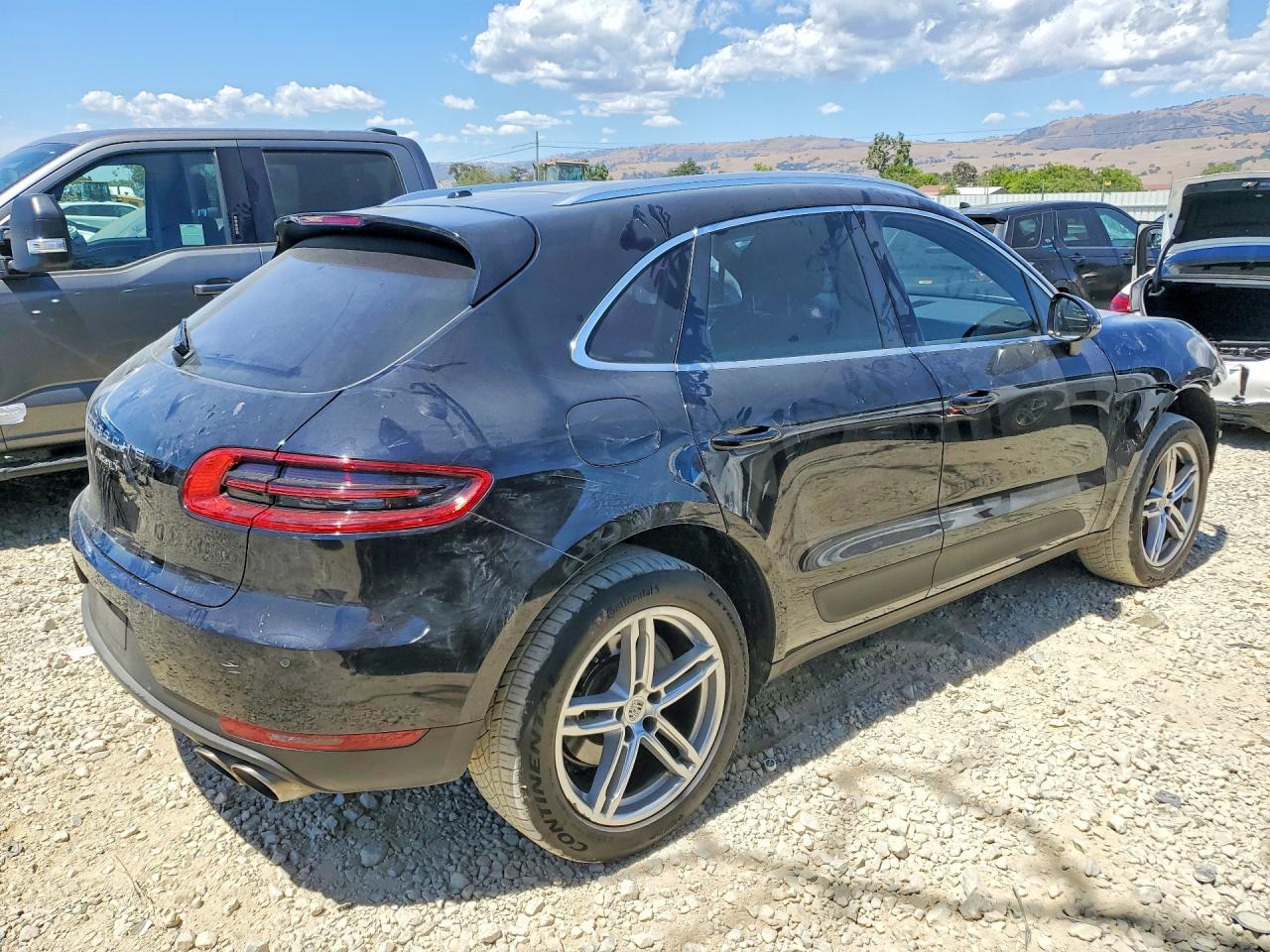 2015 PORSCHE MACAN