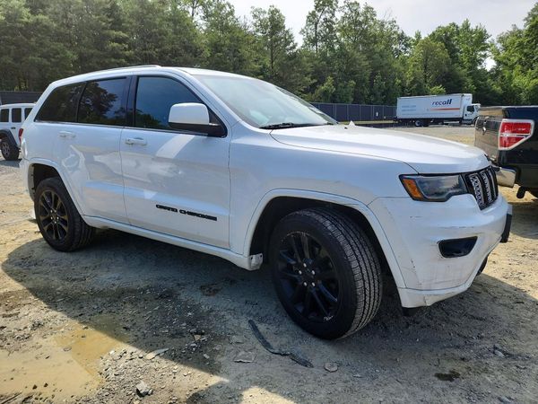 2020 JEEP GRAND CHEROKEE Laredo