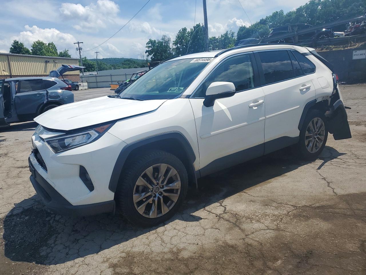 2019 TOYOTA RAV4 XLE Premium