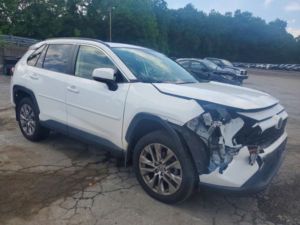 2019 TOYOTA RAV4 XLE Premium