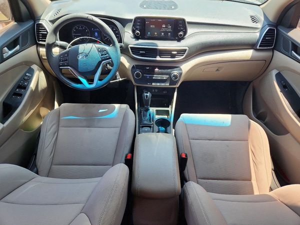 2020 HYUNDAI TUCSON SE