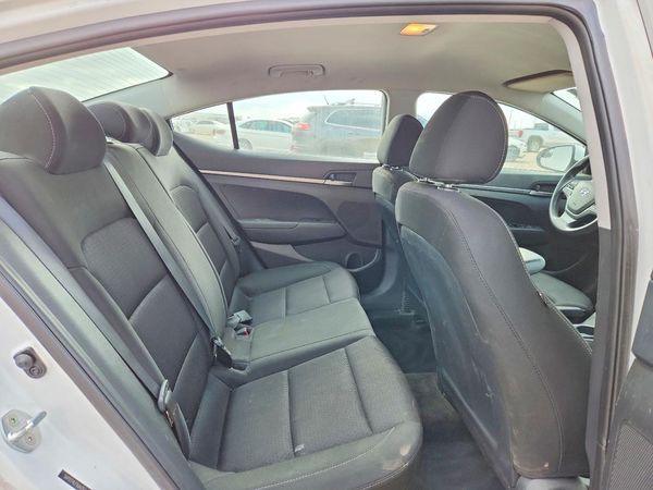 2018 HYUNDAI ELANTRA SE