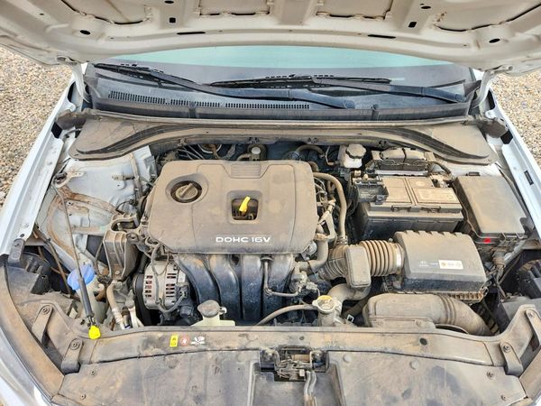 2018 HYUNDAI ELANTRA SE