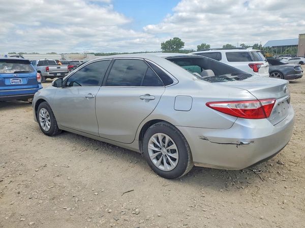 2016 TOYOTA CAMRY