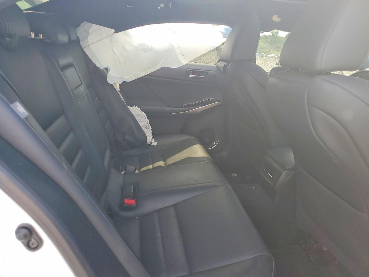 2016 LEXUS IS 200t