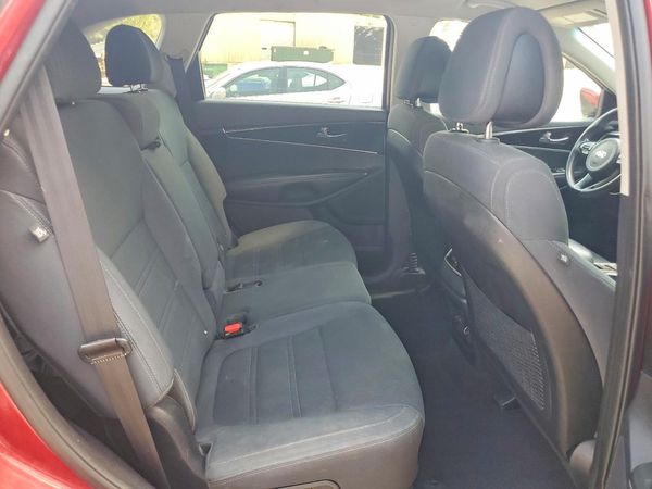 2016 KIA SORENTO L / LX