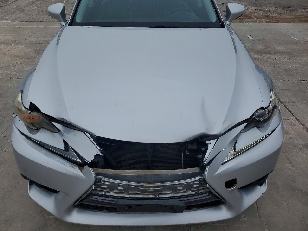 2016 LEXUS IS 200t