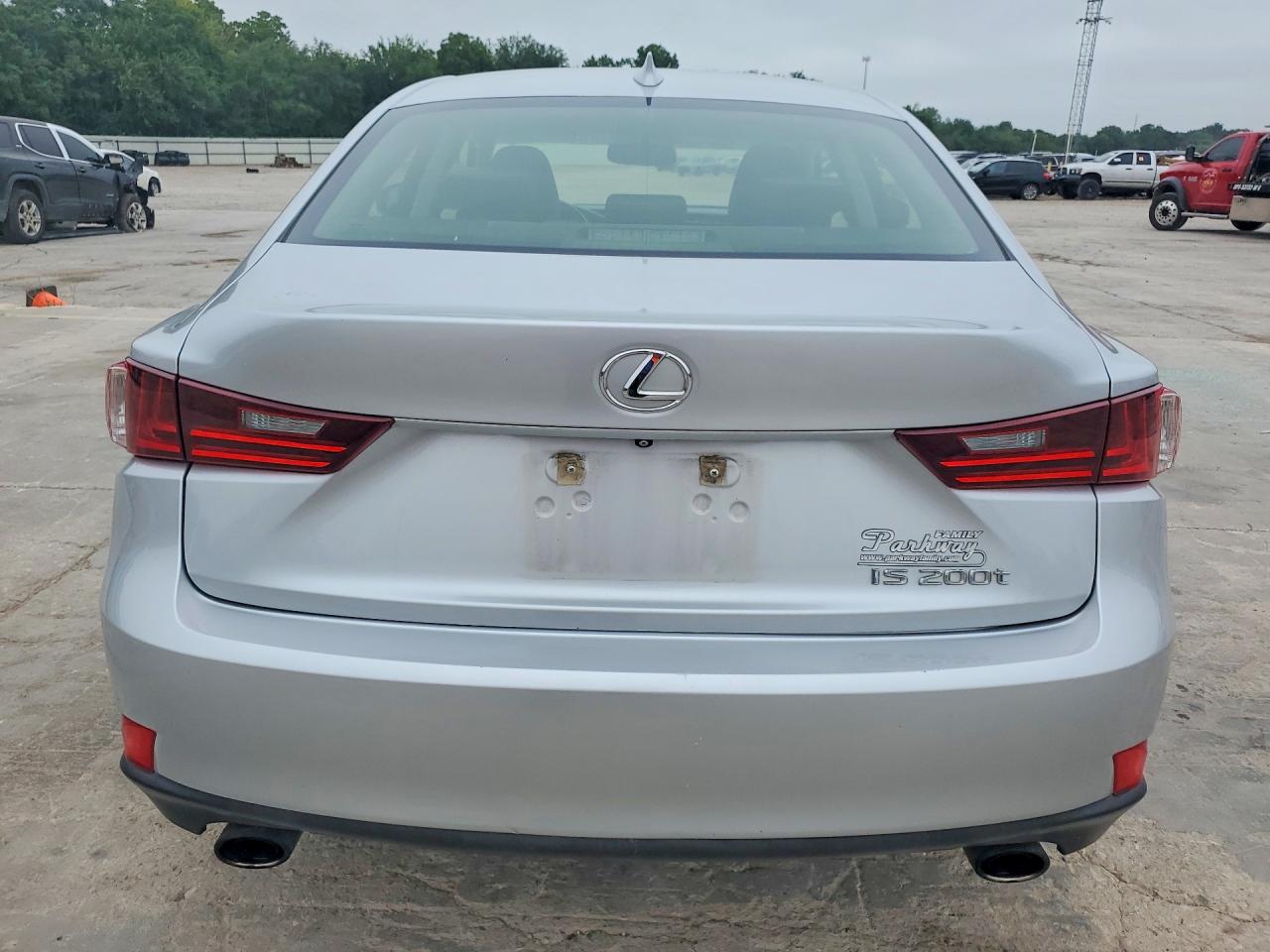 2016 LEXUS IS 200t