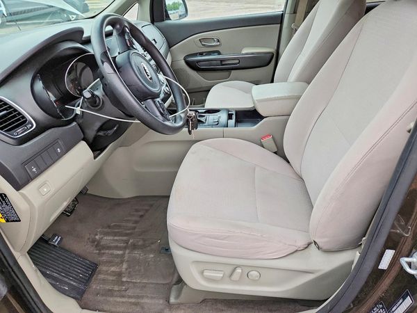2018 KIA SEDONA LX