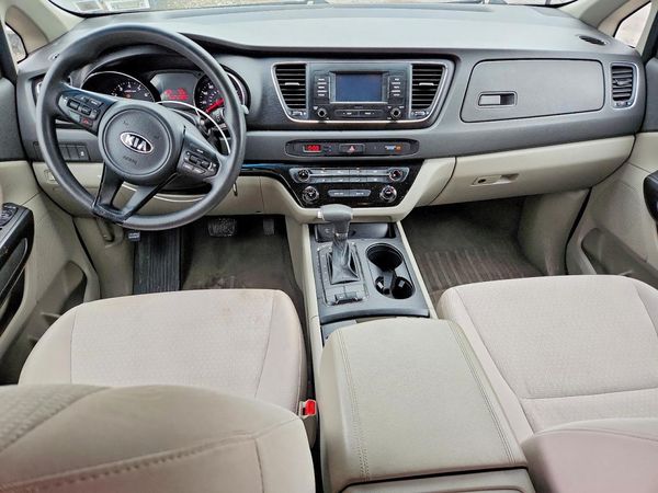 2018 KIA SEDONA LX