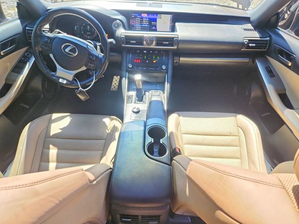 2018 LEXUS IS 300