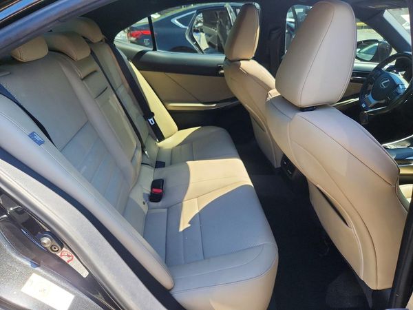 2018 LEXUS IS 300