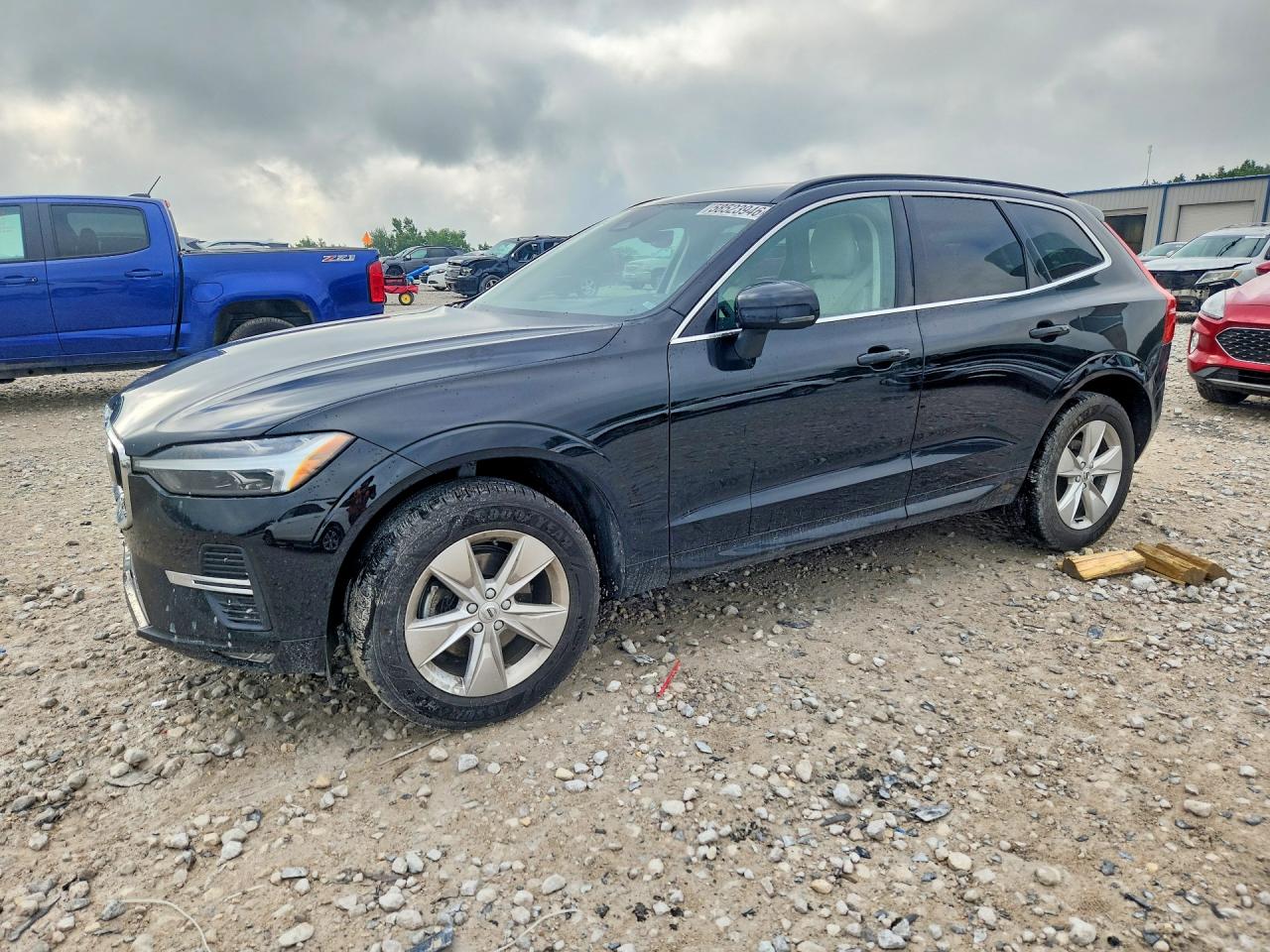 2022 VOLVO XC60