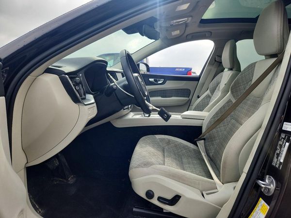2022 VOLVO XC60