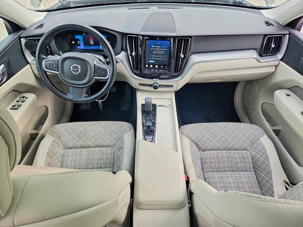 2022 VOLVO XC60