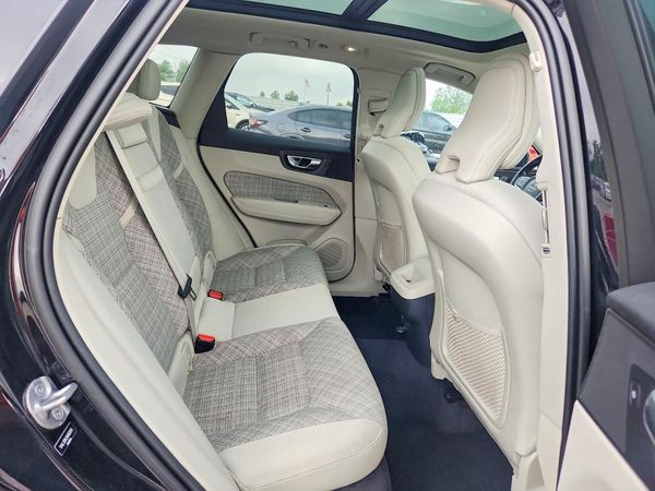 2022 VOLVO XC60