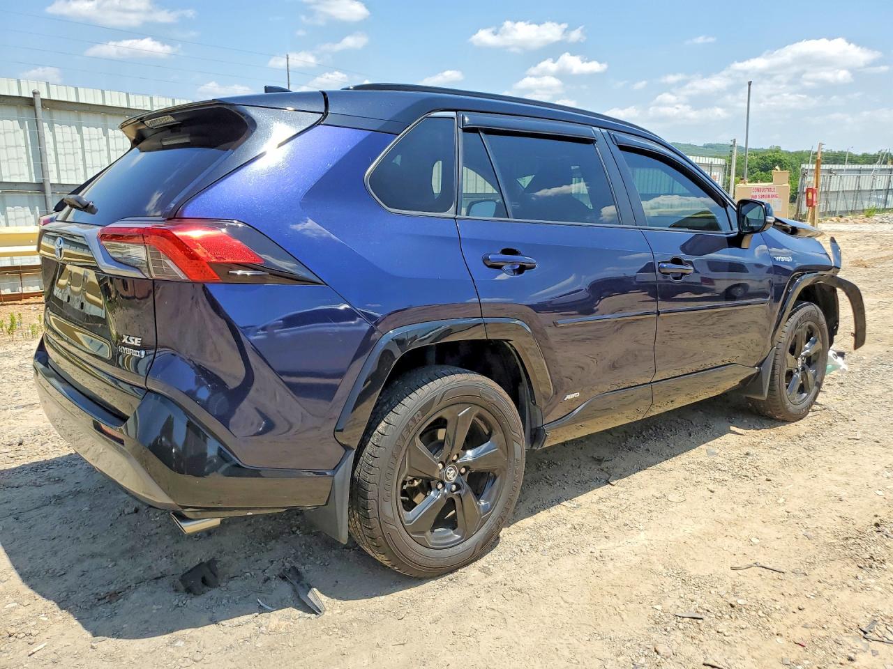2020 TOYOTA RAV4 XSE HV