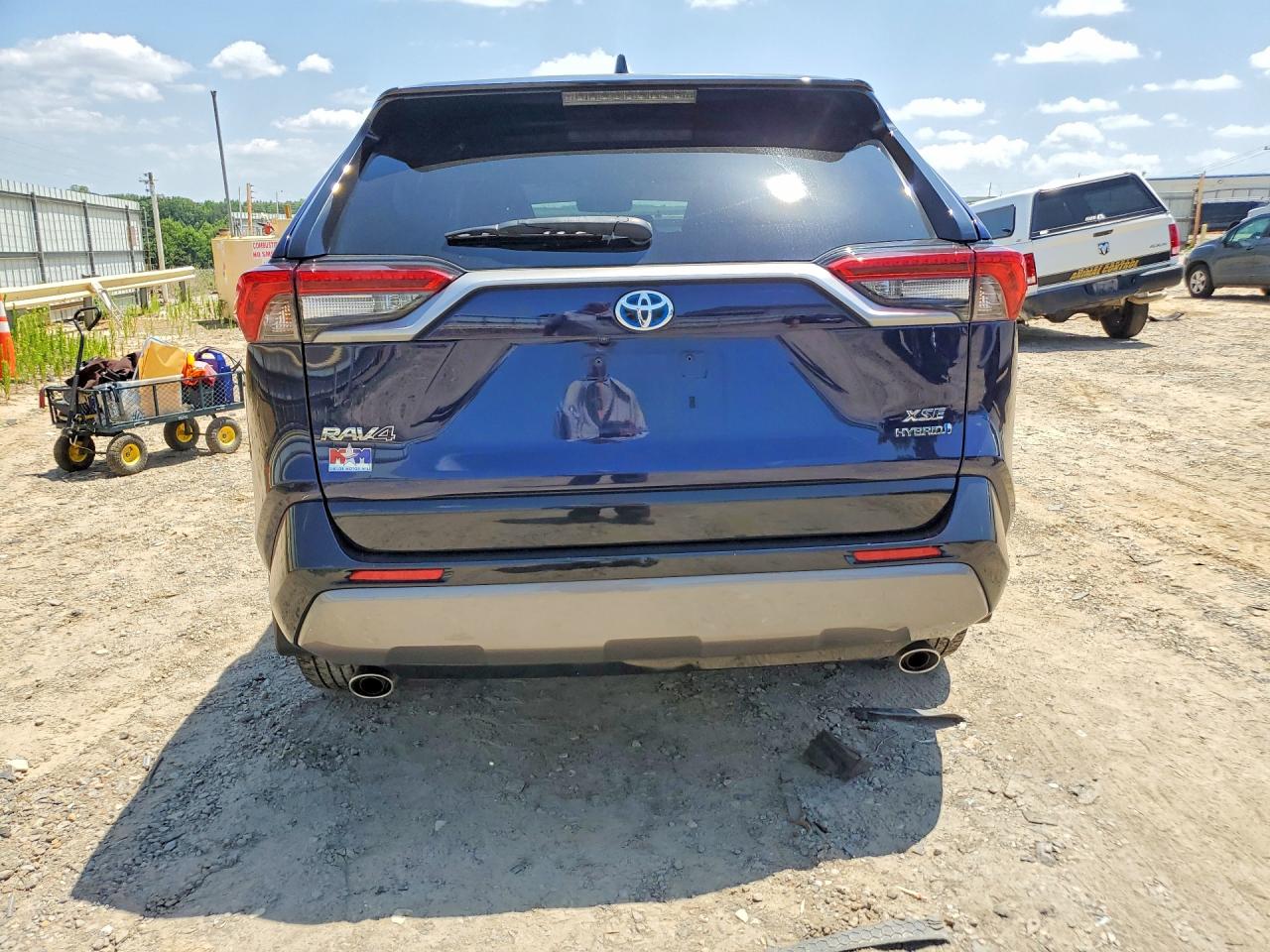 2020 TOYOTA RAV4 XSE HV