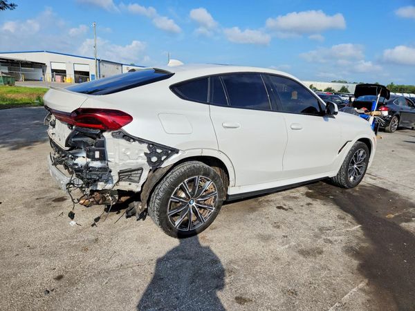 2023 BMW X6 xDrive40i