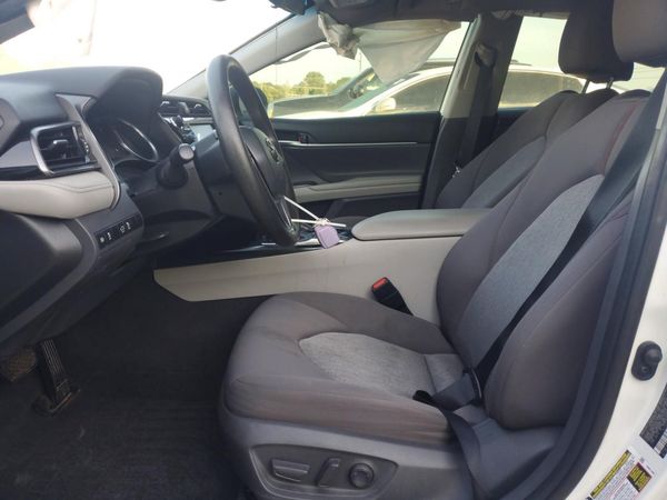 2020 TOYOTA CAMRY LE Hybrid — DENT