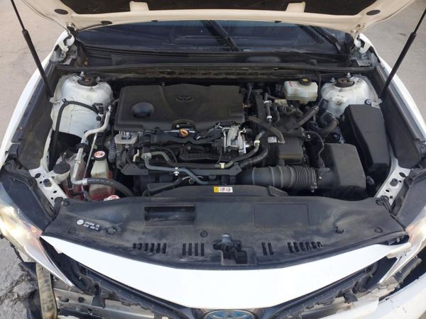 2020 TOYOTA CAMRY LE Hybrid — Engine bay