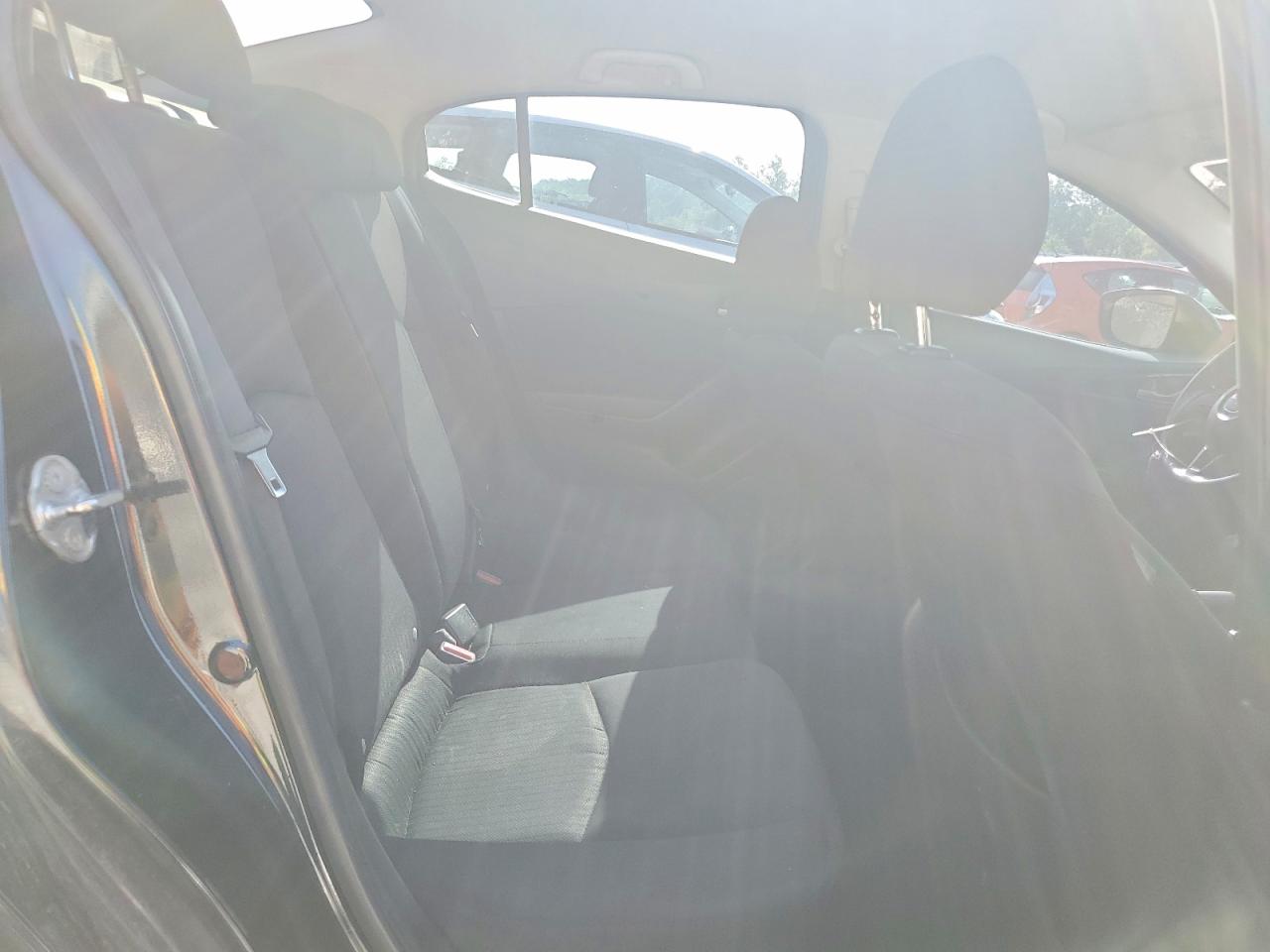 2016 MAZDA 3 SV/Base