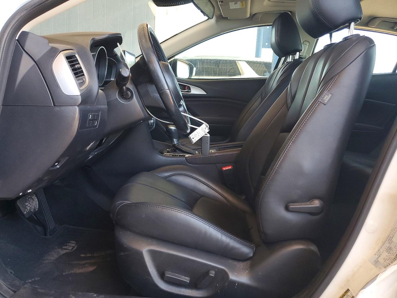 2018 MAZDA 3 Touring