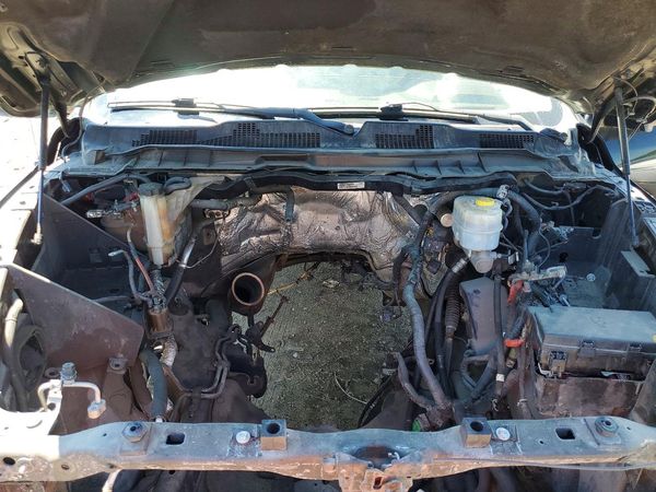 2015 RAM 3500 Laramie — Engine bay