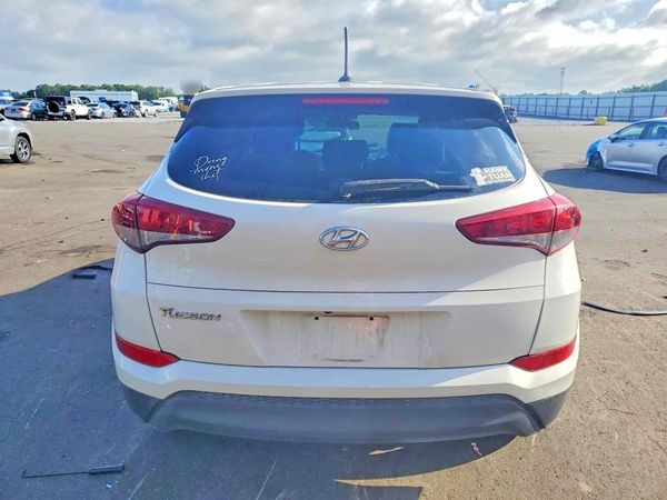 2017 HYUNDAI TUCSON SE (no options) — DIRR