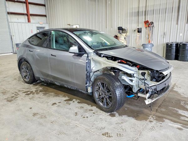 2025 TESLA Y