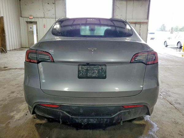 2025 TESLA Y