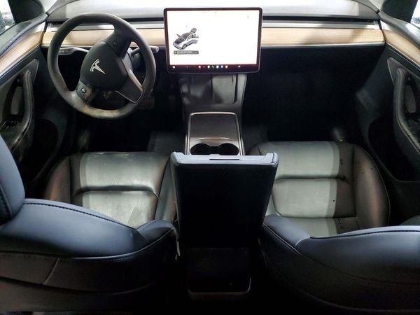 2025 TESLA Y