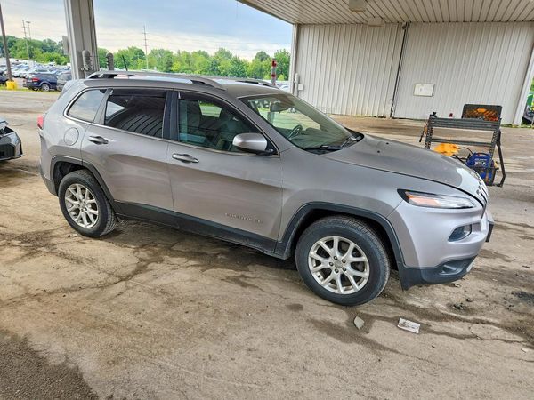 2016 JEEP CHEROKEE LATITUDE 4X4