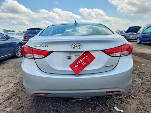 2013 HYUNDAI ELANTRA
